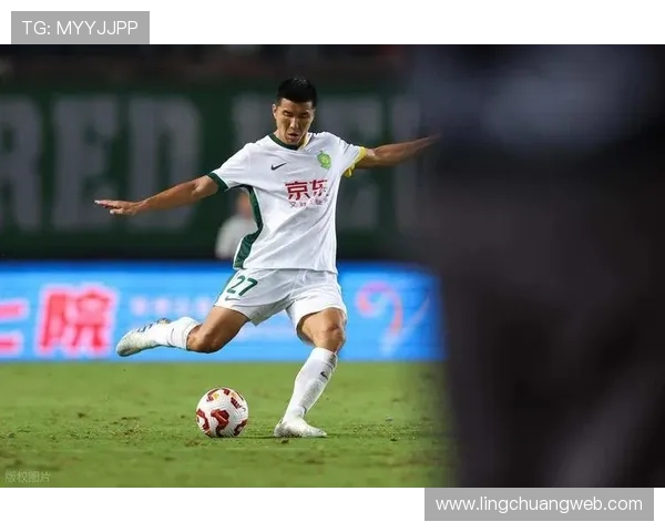 足球明星澄清网络谣言真相亲自回应引发球迷热议与关注