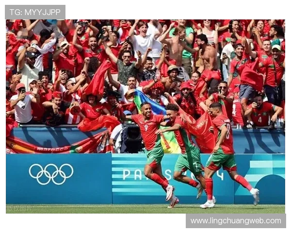 与足球明星同框的那些人背后的故事与精彩瞬间